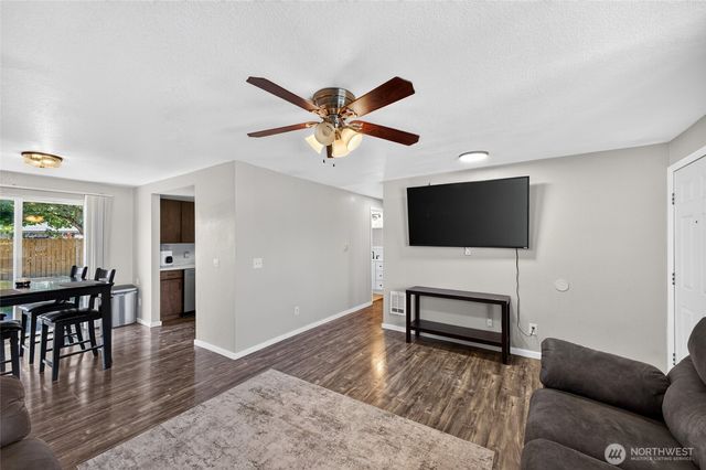 405 Johnson ST, Enumclaw, WA 98022
