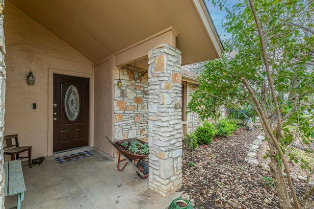 302 S Mount Rushmore DR, Cedar Park, TX 78613