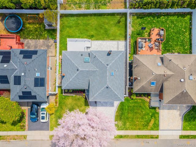 19 Birchwood Park Drive, Syosset, NY 11791