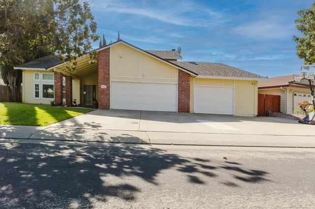 2323 Shropshire Dr, Stockton, CA 95209