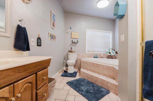 2323 Shropshire Dr, Stockton, CA 95209