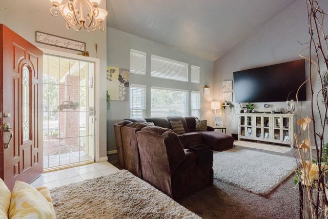 2323 Shropshire Dr, Stockton, CA 95209