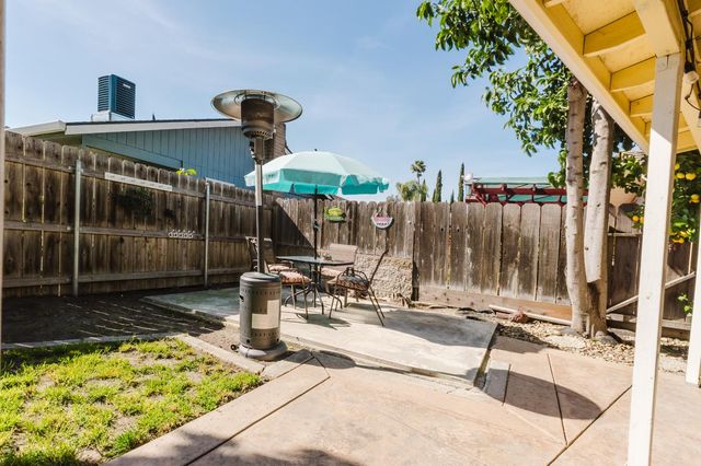 2323 Shropshire Dr, Stockton, CA 95209