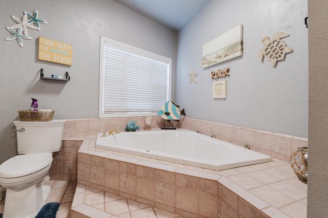 2323 Shropshire Dr, Stockton, CA 95209