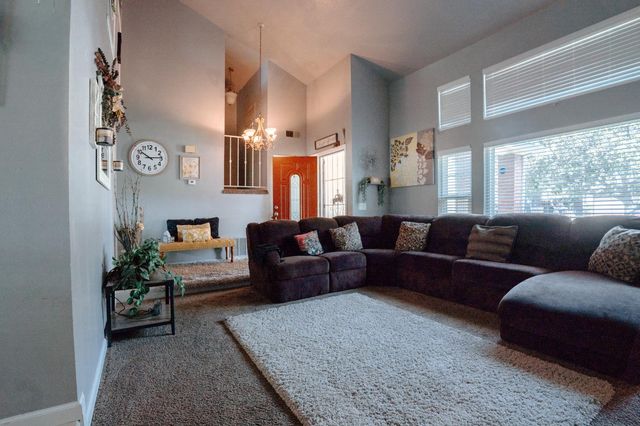 2323 Shropshire Dr, Stockton, CA 95209