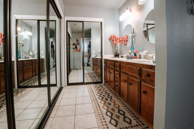 2323 Shropshire Dr, Stockton, CA 95209