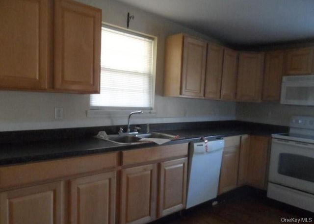 19 Old Post Road, Esopus, NY 12429