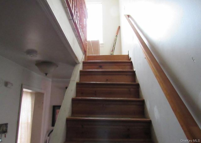 19 Old Post Road, Esopus, NY 12429