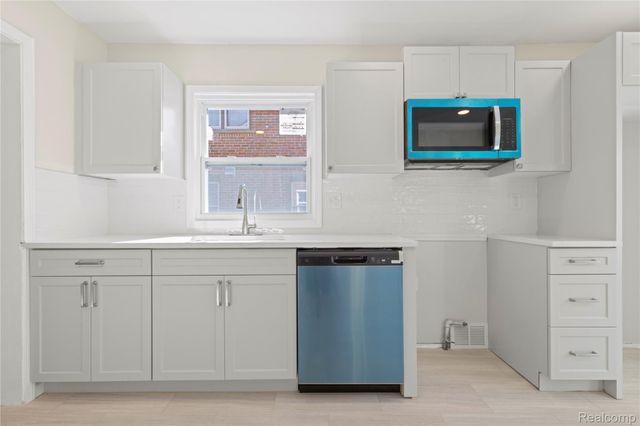 17444 Beech Daly Road, Redford Charter Township, MI 48240