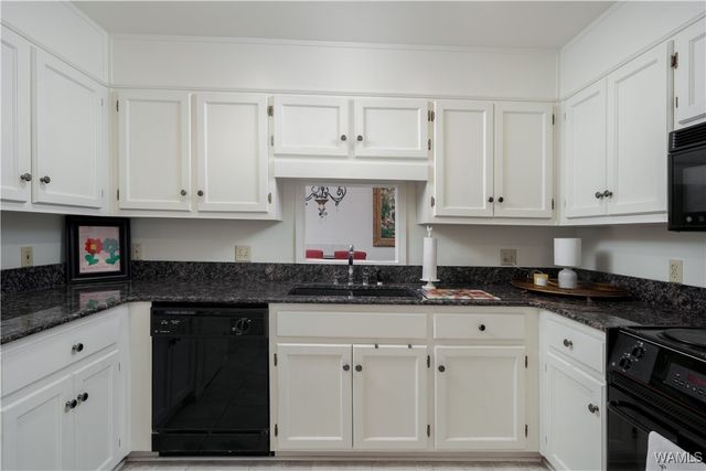 1709 Dauphine, Tuscaloosa, AL 35406