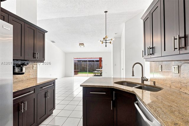 19181 NW 89th Ave 1, Hialeah, FL 33018