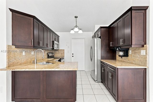 19181 NW 89th Ave 1, Hialeah, FL 33018