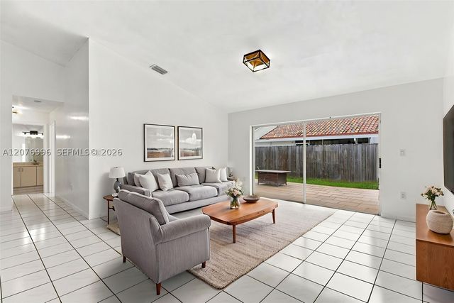 19181 NW 89th Ave 1, Hialeah, FL 33018