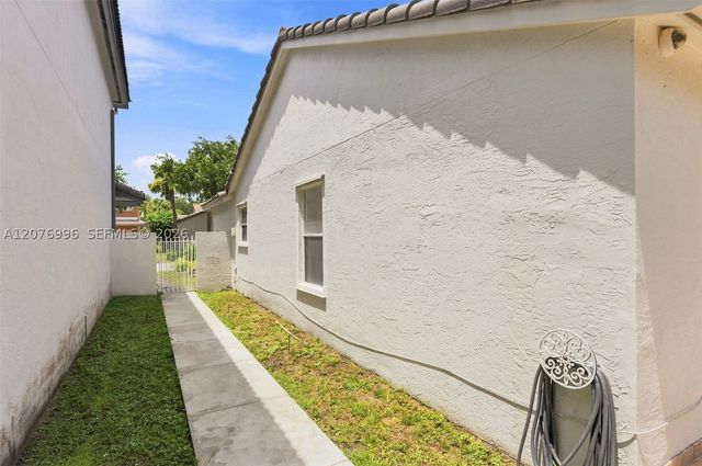 19181 NW 89th Ave 1, Hialeah, FL 33018