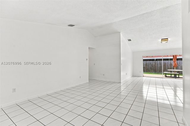 19181 NW 89th Ave 1, Hialeah, FL 33018