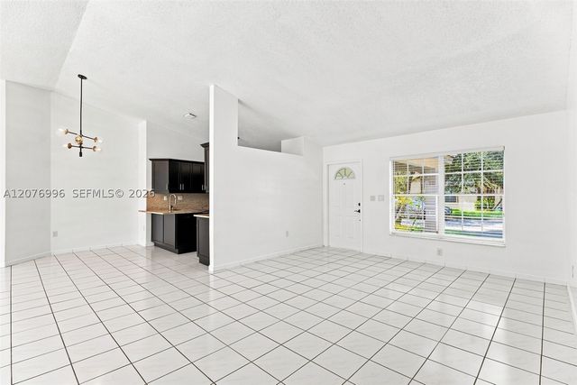19181 NW 89th Ave 1, Hialeah, FL 33018