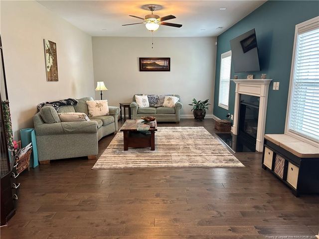 580 Stonebriar Avenue, Raeford, NC 28376