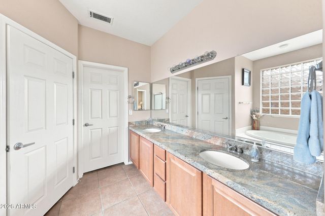 20093 N RAWHIDE Way, Surprise, AZ 85387