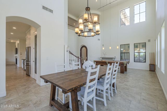 3812 E CAMELBACK Road, Phoenix, AZ 85018