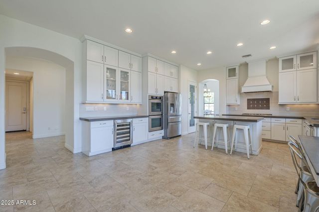 3812 E CAMELBACK Road, Phoenix, AZ 85018