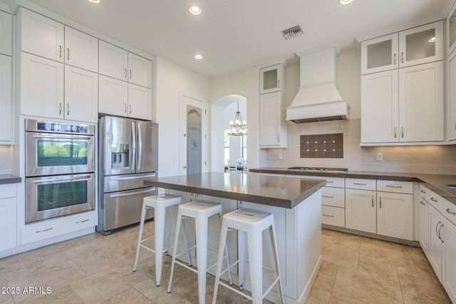 3812 E CAMELBACK Road, Phoenix, AZ 85018