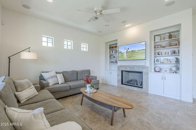 3812 E CAMELBACK Road, Phoenix, AZ 85018