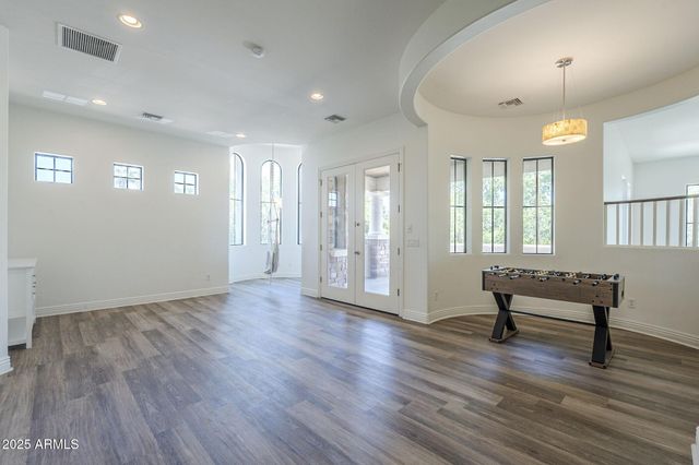 3812 E CAMELBACK Road, Phoenix, AZ 85018