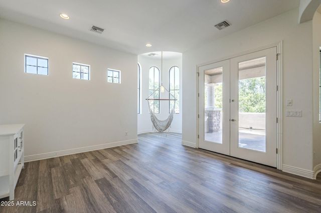 3812 E CAMELBACK Road, Phoenix, AZ 85018