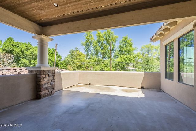 3812 E CAMELBACK Road, Phoenix, AZ 85018