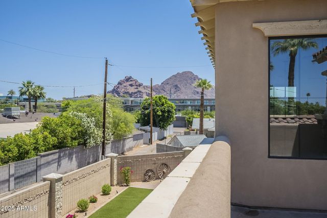 3812 E CAMELBACK Road, Phoenix, AZ 85018