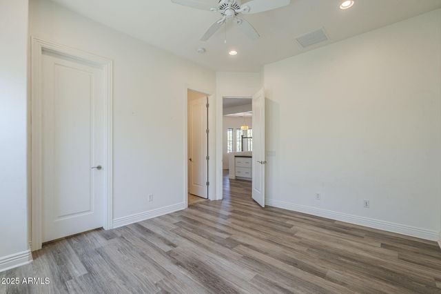 3812 E CAMELBACK Road, Phoenix, AZ 85018