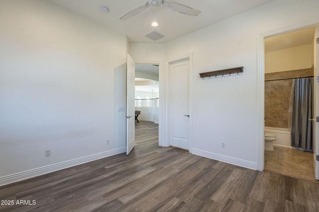 3812 E CAMELBACK Road, Phoenix, AZ 85018