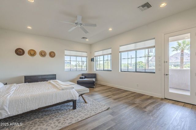 3812 E CAMELBACK Road, Phoenix, AZ 85018