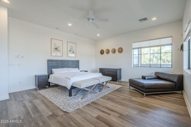 3812 E CAMELBACK Road, Phoenix, AZ 85018