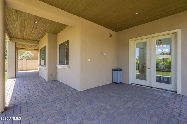 3812 E CAMELBACK Road, Phoenix, AZ 85018