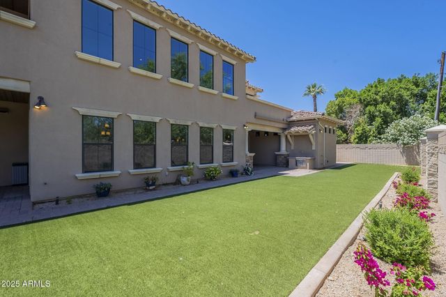 3812 E CAMELBACK Road, Phoenix, AZ 85018