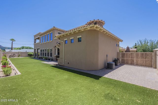 3812 E CAMELBACK Road, Phoenix, AZ 85018