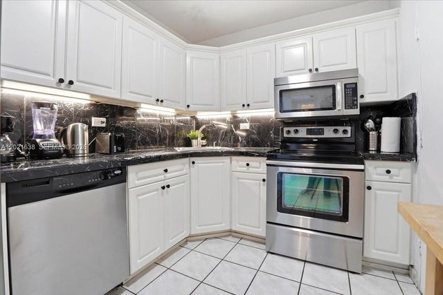 5601 Collins Ave 1517, Miami Beach, FL 33140