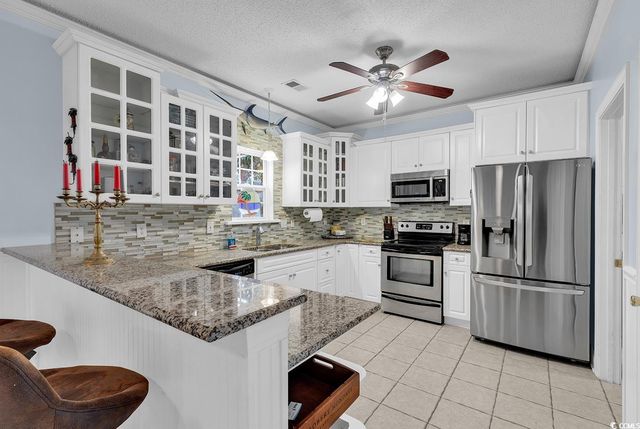 211 Chesapeake Ln., Murrells Inlet, SC 29576