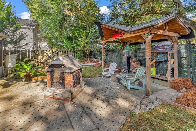 211 Chesapeake Ln., Murrells Inlet, SC 29576