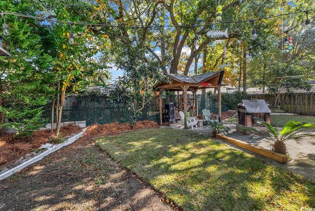 211 Chesapeake Ln., Murrells Inlet, SC 29576