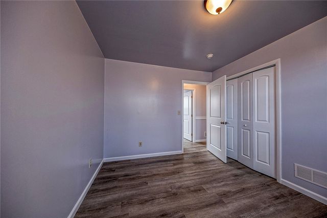 910 Burton Avenue, Youngwood, PA 15697