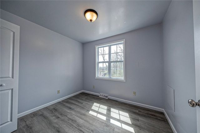 910 Burton Avenue, Youngwood, PA 15697