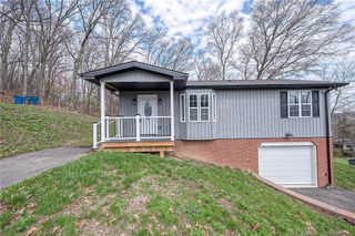 910 Burton Avenue, Youngwood, PA 15697