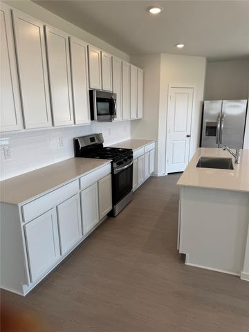 902 Heaven Drive, Beasley, TX 77417