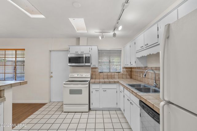 4858 E Cooper Street, Tucson, AZ 85711