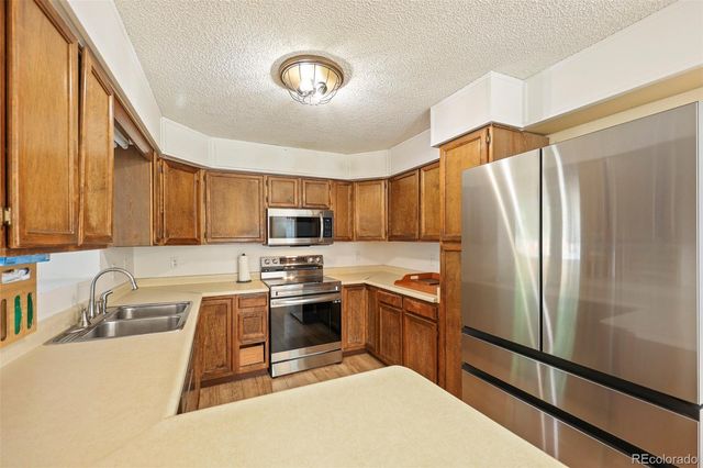 9275 W 8th Avenue, Denver, CO 80215