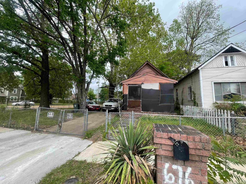 676 LOONEY AVE, Memphis, TN 38107