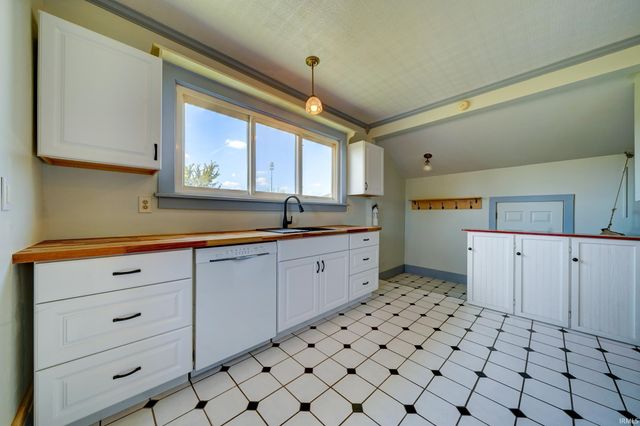 805 N Indiana Avenue, Auburn, IN 46706