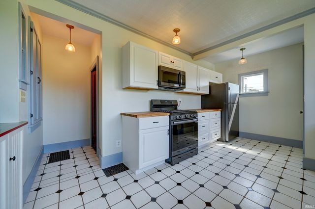 805 N Indiana Avenue, Auburn, IN 46706